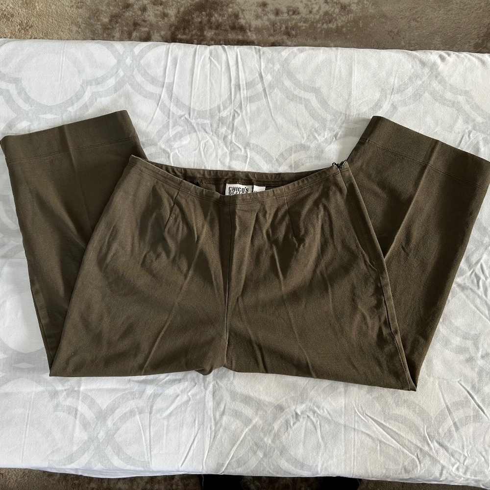 Chico's Side Zip Capri pants Size 2